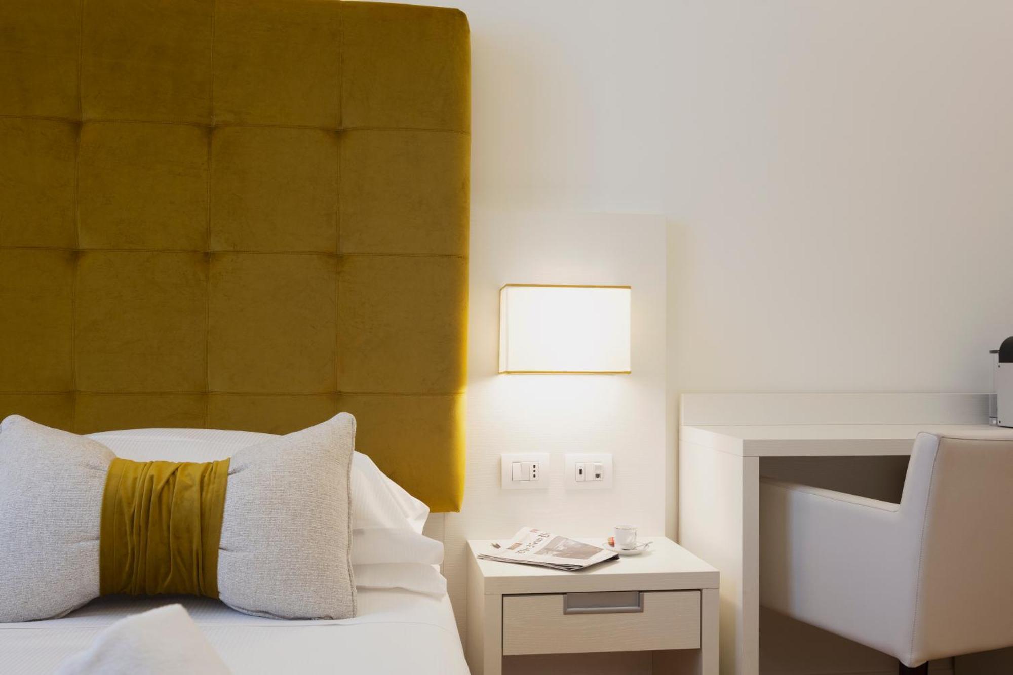 History Suite Essence Rome Extérieur photo